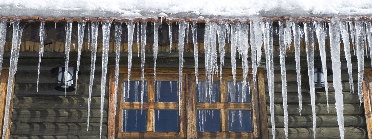 Spray foam prevents ice dams by providing proper insulation in Salem attic spaces Spray foam prevents ice dams by providing proper insulation in Salem attic spaces